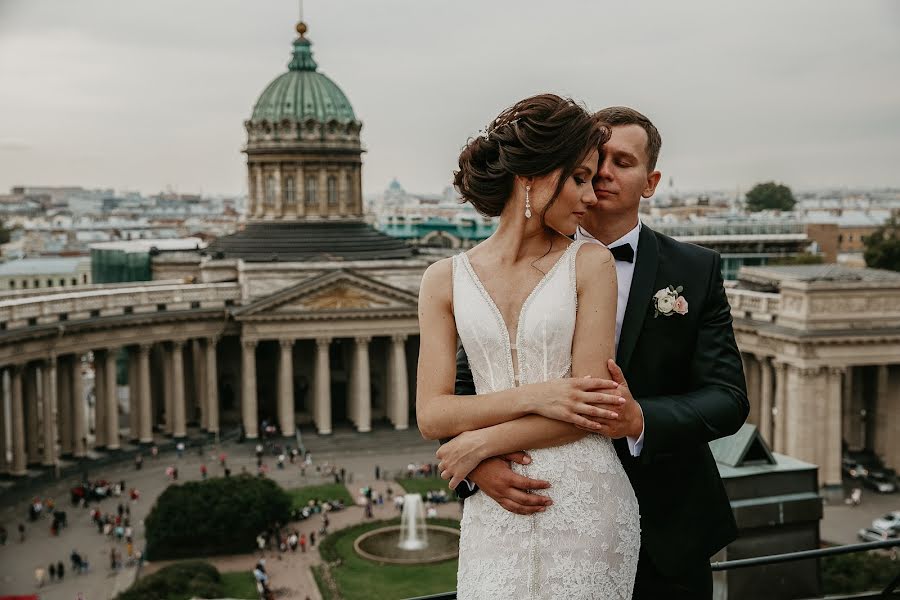 Fotógrafo de casamento Viktor Savelev (savelyev). Foto de 30 de julho 2020