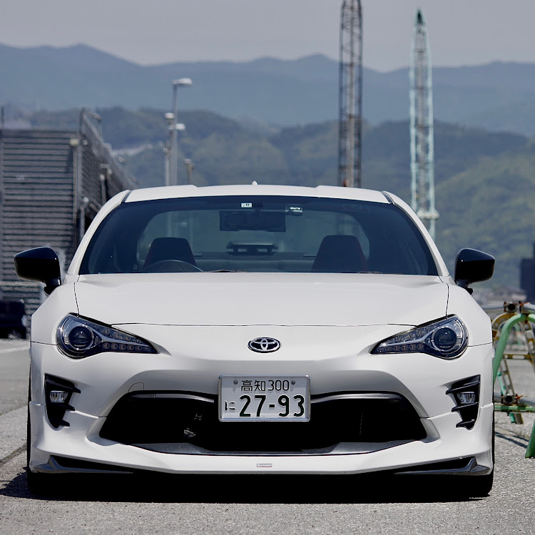 86の高知港・車好きな人と繋がりたい・スポーツカー好きな人と繋がりたい・いつもコラボありがとうございます✨・愛車の好きな角度に関するカスタム事例の投稿画像2枚目