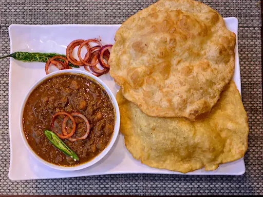 Dilli Special Chole Bhature Combo