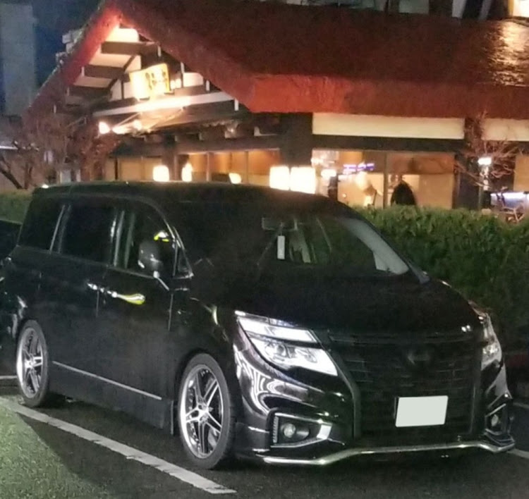 エルグランドのたつさん・NOB WORKS・オートメッセ終わり・コーナンプロ・彩華ラーメンに関するカスタム事例の投稿画像1枚目