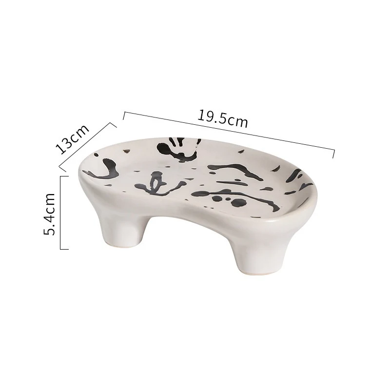 Handgeschilderde onregelmatige keramische opbergtray met zebra-, luipaard- en wolkenpatroon voor stijlvolle en unieke opbergruimte.