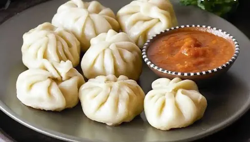 Veg Steamed Momos [6 Pieces]