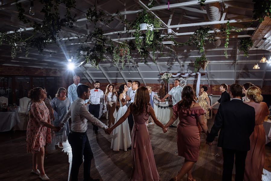 婚禮攝影師Alena Shemyakova（elenshemyakova）。2019 11月8日的照片