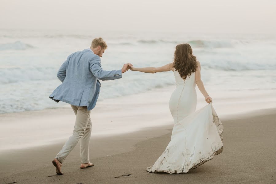 Fotografo di matrimoni Giovanni Oliva (luxstudiosv). Foto del 18 settembre 2021