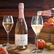 Loxtonia's award-winning Alexandra Blush Methode Traditionelle Cider.