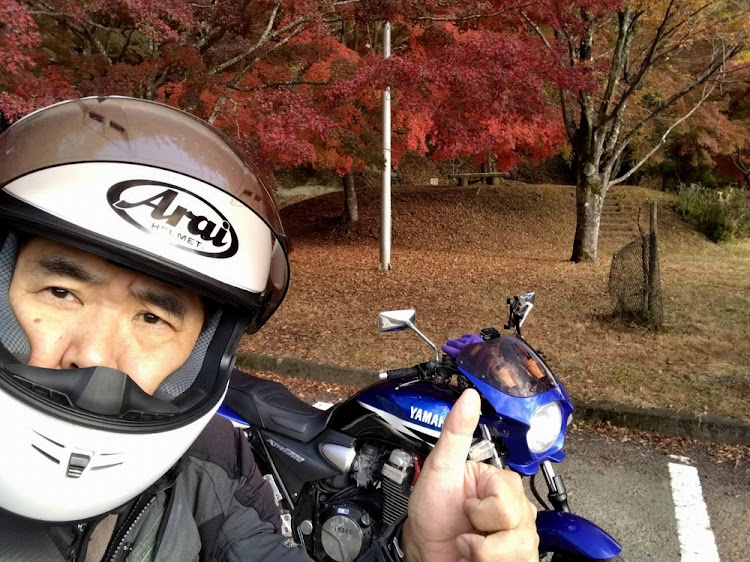 ランサーエボリューションのバイク・ヤマハ・XJR1300・紅葉と愛車・紅葉狩りに関するカスタム事例の投稿画像4枚目
