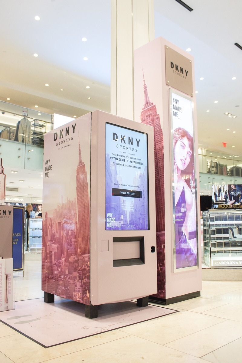 DKYN retail store digital social media vending machine with sampling