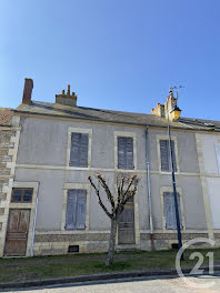 maison à Saint-Pierre-le-Moûtier (58)