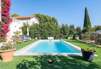 Maison avec piscine et terrasse 8