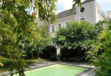 Maison avec piscine et jardin 1