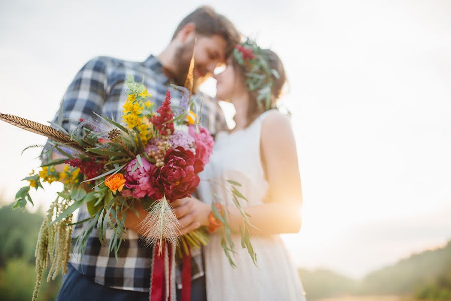 Fotógrafo de casamento Aleksandra Veselova (veslove). Foto de 20 de janeiro 2017