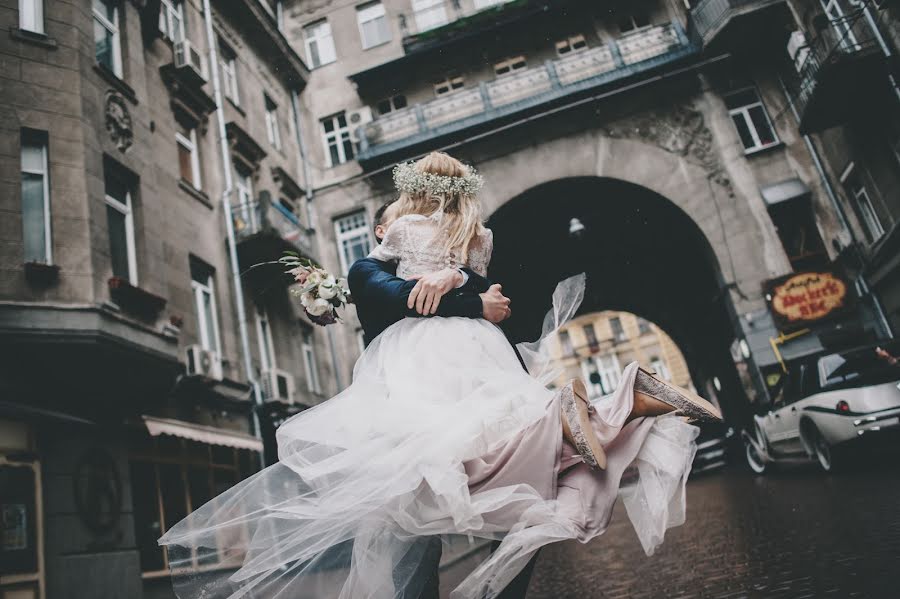 結婚式の写真家Maksim Artemchuk (theartemchuk)。2015 5月30日の写真