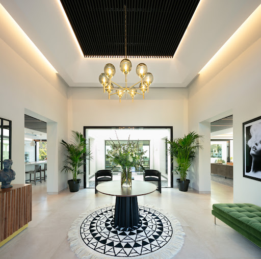 Villa with pool and terrace 3