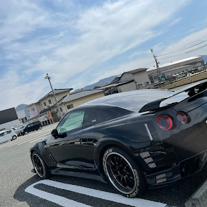 NISSAN GT-R R35