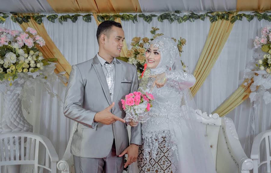 Wedding photographer Oksa Mubasarul Fikri (fikri). Photo of 21 June 2020