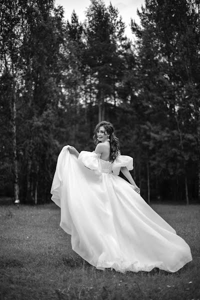 Wedding photographer Darina Sirotinskaya (darina19). Photo of 7 July 2021