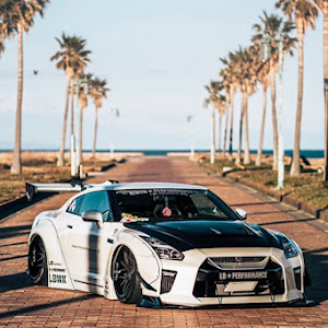 NISSAN GT-R R35