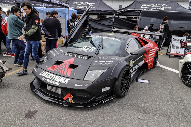 7シリーズのモーターファンフェスタ・LIBERTYWALK・富士スピードウェイ・エムズガレージに関するカスタム事例の投稿画像4枚目