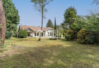 Maison avec piscine et terrasse 20