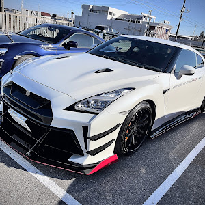 NISSAN GT-R