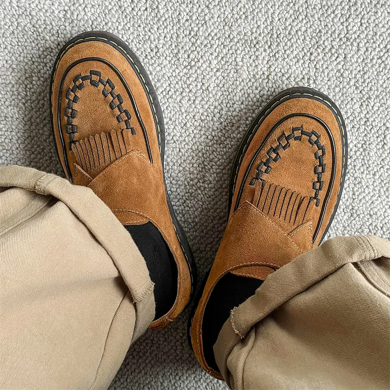 Heren Ronde Schoenen met Geweven Kwastjes – Stijlvol en Comfortabel. Ideaal voor een elegante en casual look, perfect voor dagelijks gebruik.