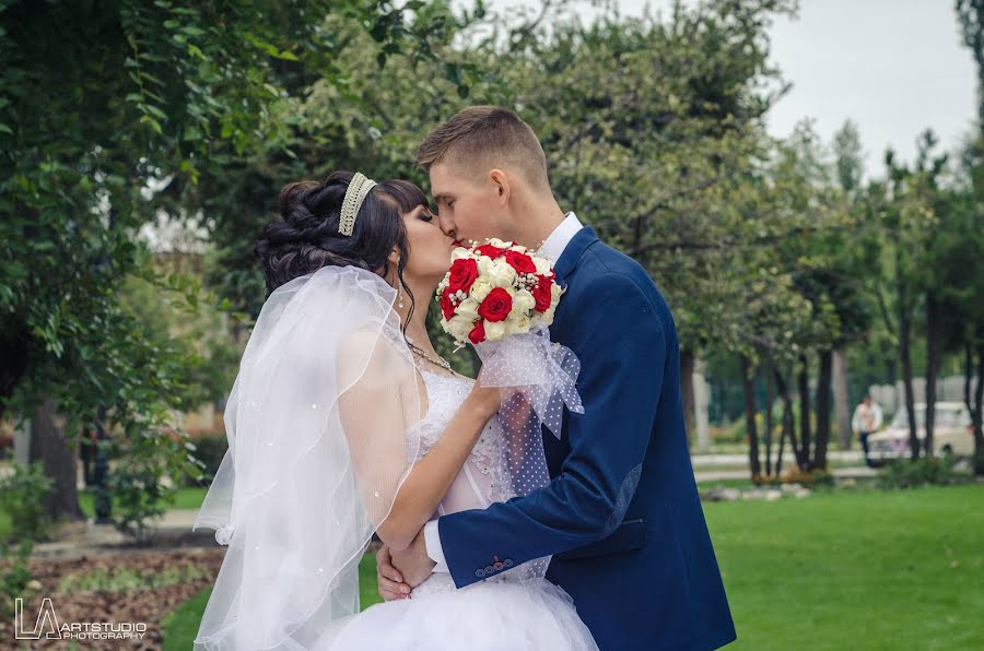 Fotógrafo de casamento Anastasiya Lupshenyuk (laartstudio). Foto de 11 de outubro 2017