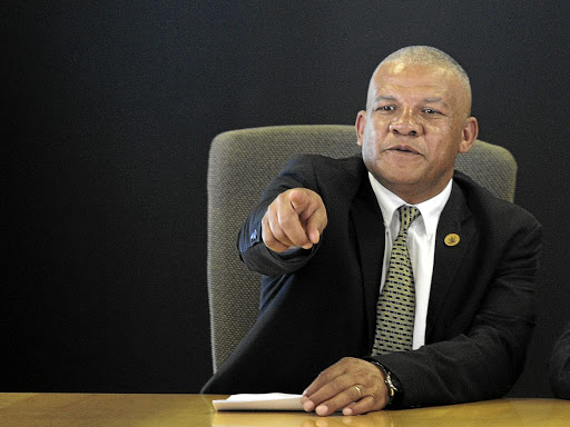 Johannesburg metro council speaker Vasco da Gama is holding on to his job, despite last week's vote of no confidence in him.