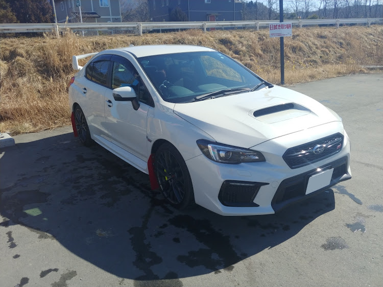 WRX STIの洗車・ドライブ・フットランプ取り付け・エボX・勝手にコラボに関するカスタム事例の投稿画像1枚目