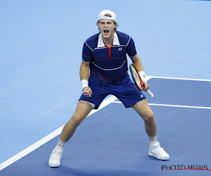 Zizou Bergs knokt zich via een beslissende tiebreak voorbij Rus naar kwartfinales in Helsinki