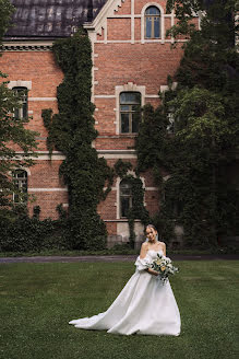 Fotografo di matrimoni Suvi Mikkanen (suvihelmi). Foto del 9 agosto 2023