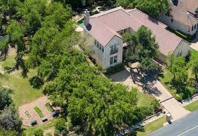 House with pool and garden 13