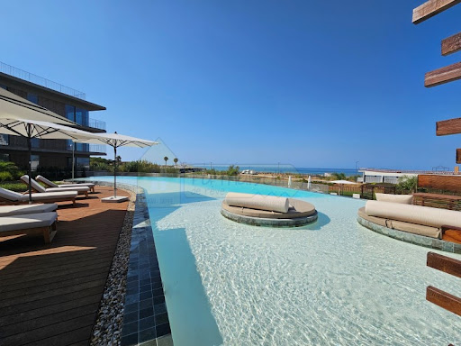 Apartment with pool 1