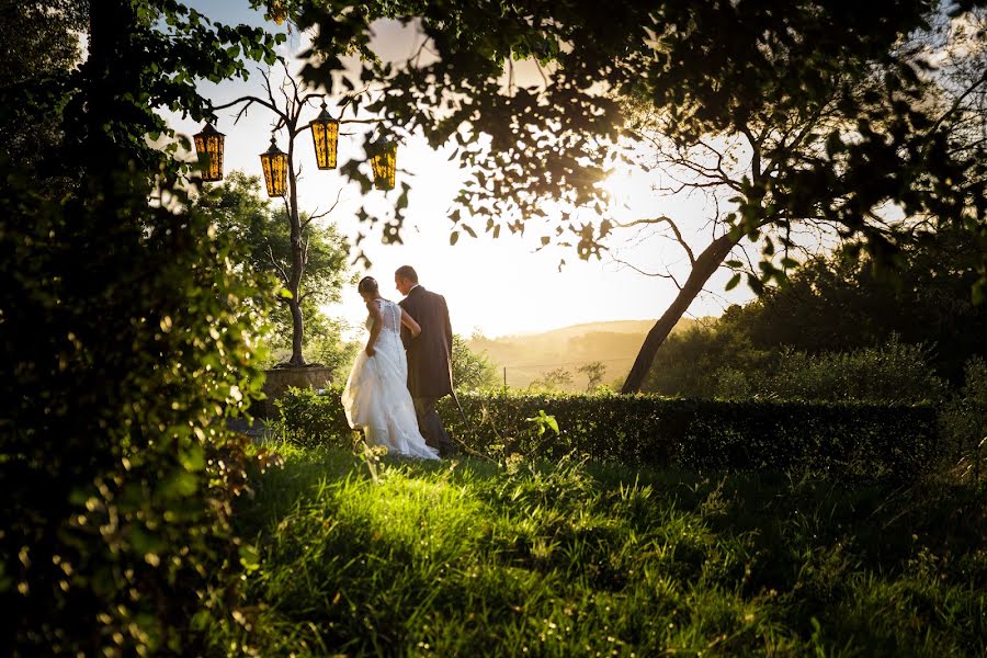 Fotografo di matrimoni Marzia Bandoni (marzia-uphostud). Foto del 9 febbraio 2016