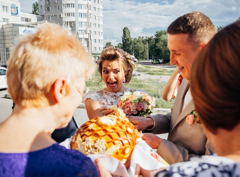 Fotógrafo de casamento Yana Chernika (chernika5757). Foto de 18 de setembro 2017