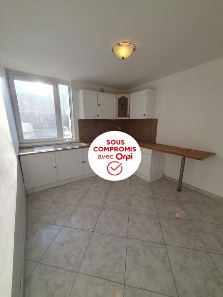 Vente appartement 3 pièces 65 m² à Maubeuge (59600), 67 200 €