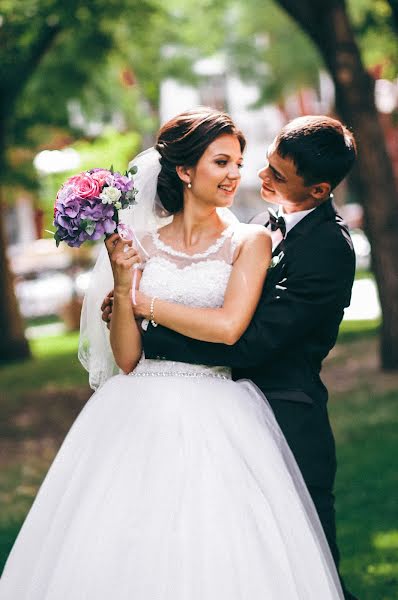 Fotógrafo de casamento Liliana Morozova (liliana). Foto de 15 de novembro 2016