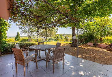 Villa with pool and terrace 3