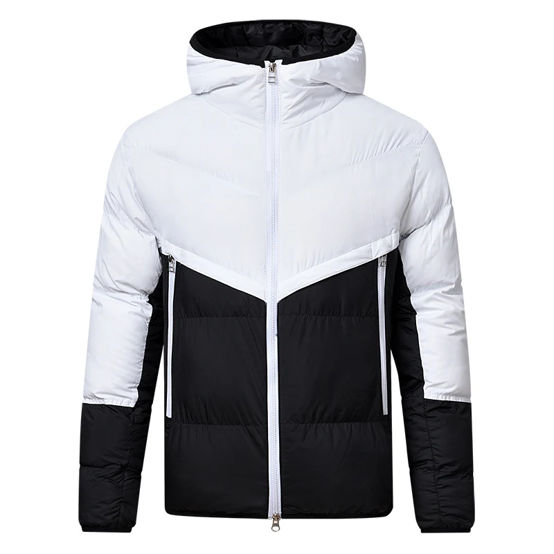 Warme, verdikte, effen gekleurde sportieve casual donskatoenen jas met capuchon. Trendy en perfect om warm te blijven tijdens sportieve activiteiten.