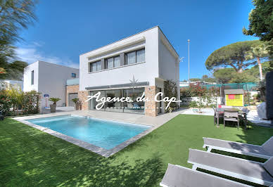 Villa with pool and terrace 4