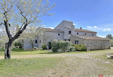 Maison avec piscine et terrasse 14