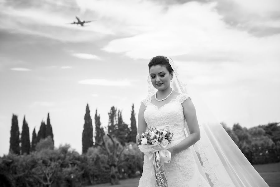 Fotógrafo de casamento Cüneyt Topal (cnytpl). Foto de 31 de maio 2019