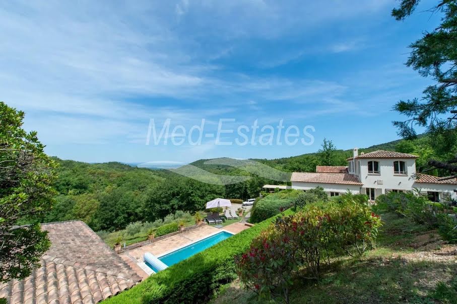 Vente villa 8 pièces 242 m² à La Garde-Freinet (83680), 2 300 000 €