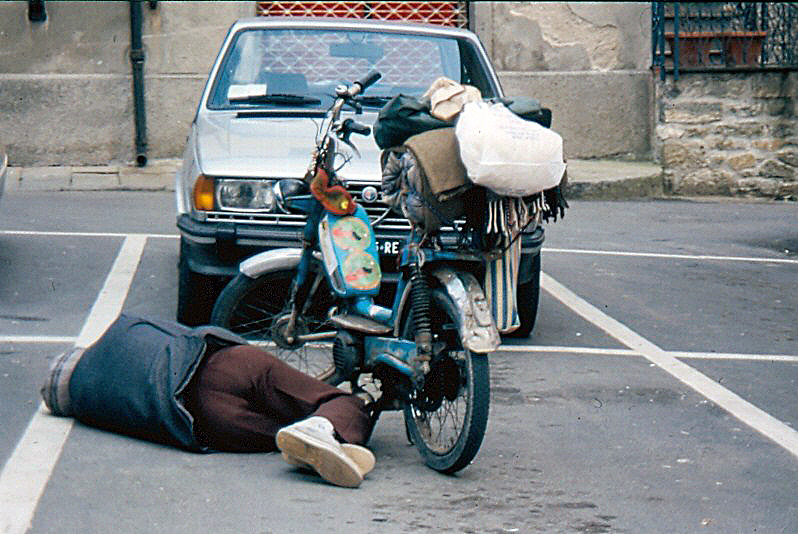 Riposino nel parcheggio di dotlinob