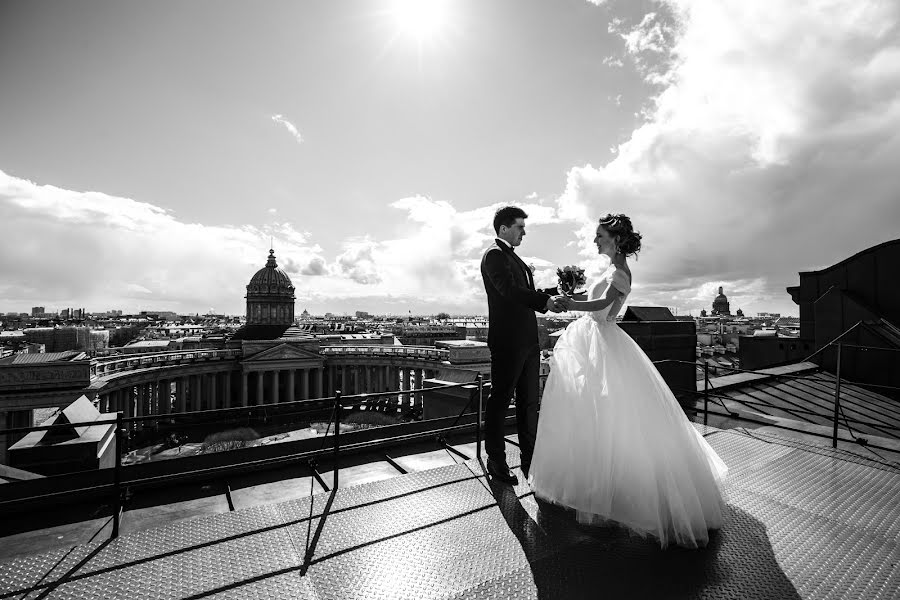 Fotógrafo de casamento Yuliya Isupova (juliaisupova). Foto de 15 de abril 2018