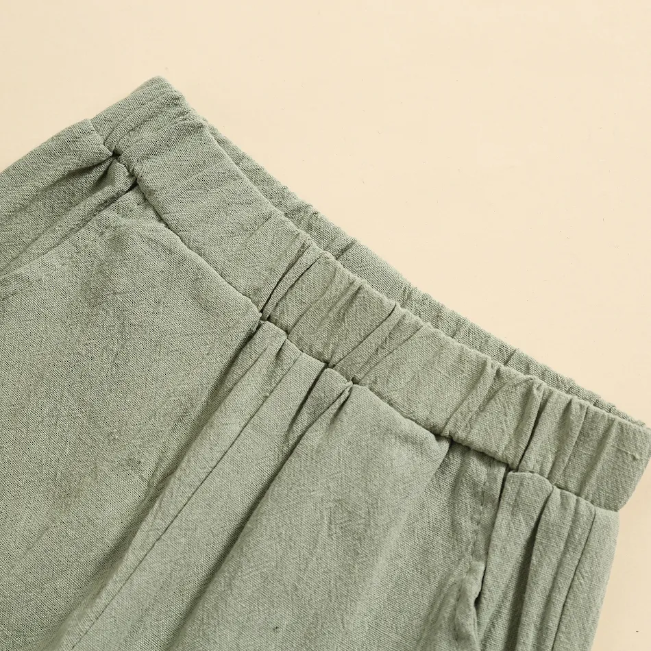 Ensemble de meubles d'intérieur pour garçons avec col montant coloré, confortable et stylé, idéal pour créer une atmosphère chaleureuse et accueillante.