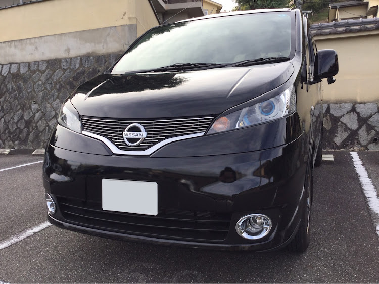 NV200バネットのヘッドライト交換・青目・汎用プロジェクターに関するカスタム事例の投稿画像1枚目