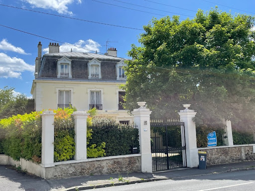 Villa with terrace 1