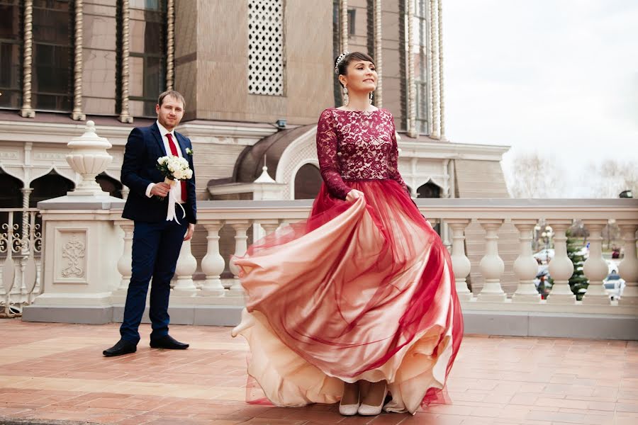 Fotografo di matrimoni Regina Alekseeva (reginaaleks). Foto del 12 maggio 2017