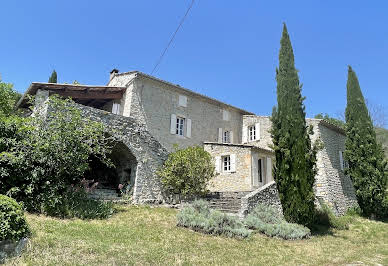 Maison avec piscine et terrasse 6