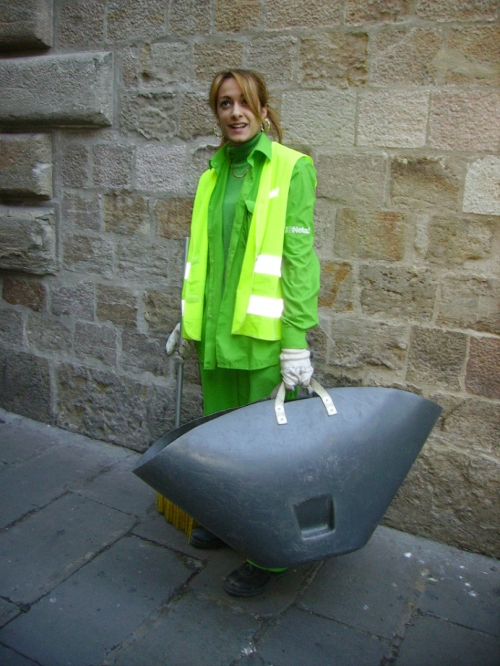 L'eleganza dell'operatrice al ... lavoro di newxeres